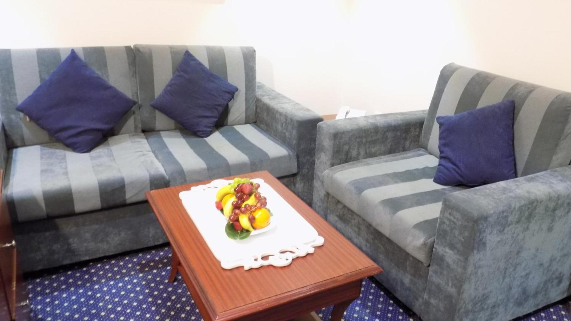 Onizah Hotel Unaizah Zimmer foto