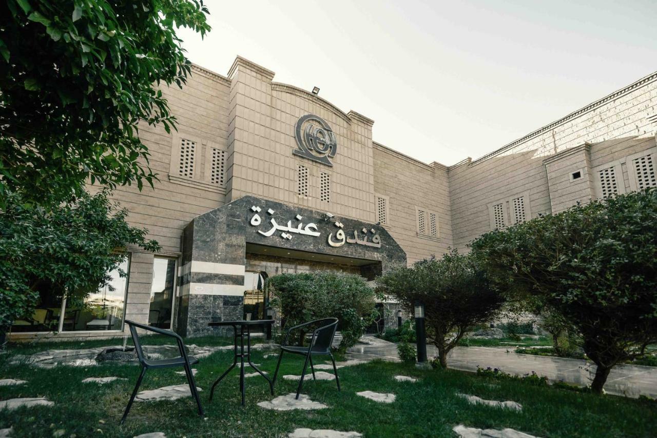 Onizah Hotel Unaizah Exterior foto